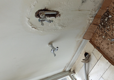 坡头卫生间测漏水